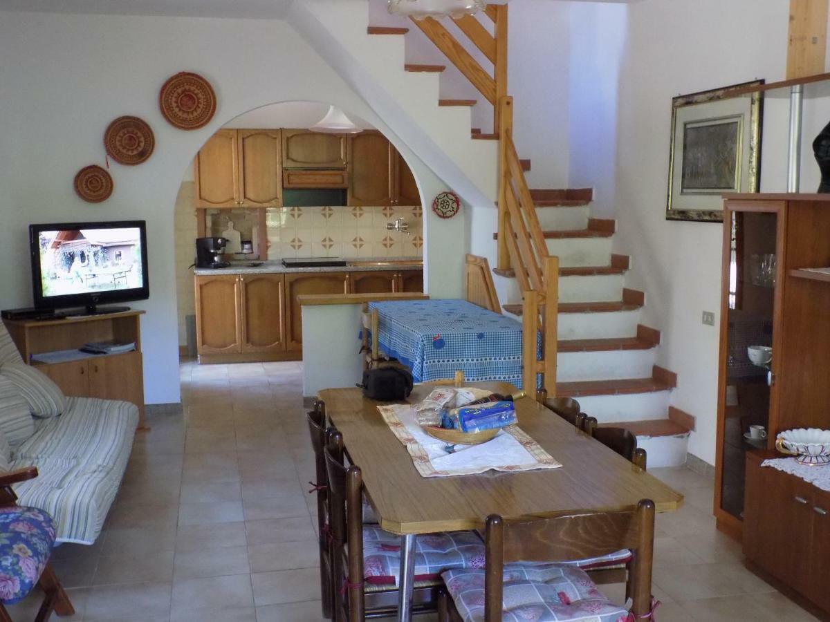 Casa Vacanze Gardenia Solanas  Buitenkant foto